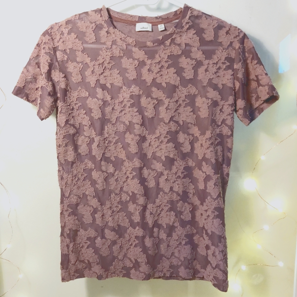 Aritzia lilac t shirt size xxs